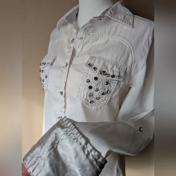 Roar White Button-Up Rhinestone Women's Shirt - Picture 14 of 16